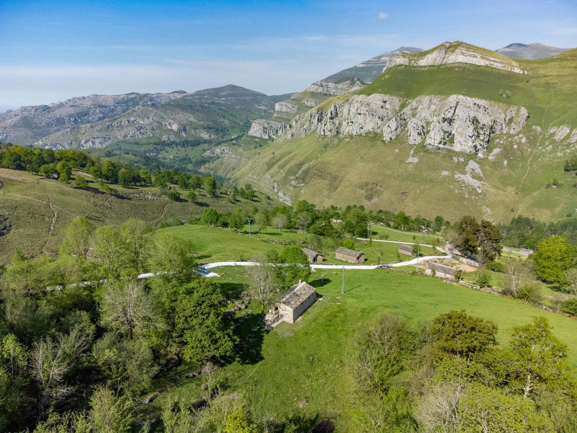 Vivienda Pasiega Lo Lucas 1920 San Roque de Ríomiera المظهر الخارجي الصورة